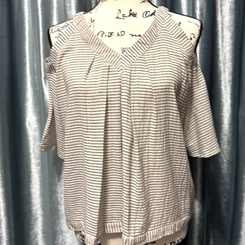 Striped Cold Shoulder Top POL S brand new wo tag
